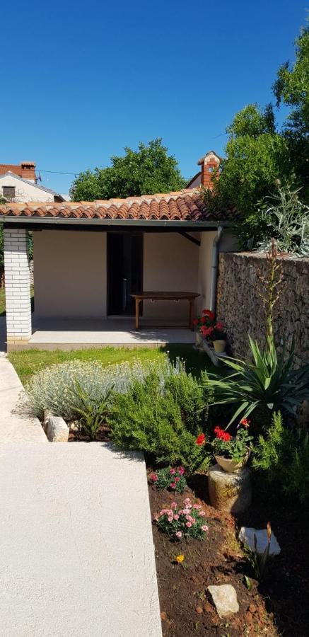 House Mergi Pomer Bagian luar foto